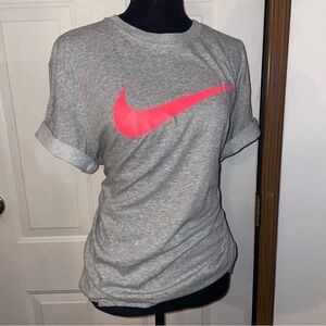 Nike Women’s Sz L T-Shirt short sleeve activewear athleisure top